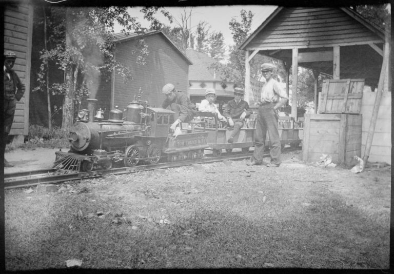 Tom Thumb Miniature Train Celoron Park